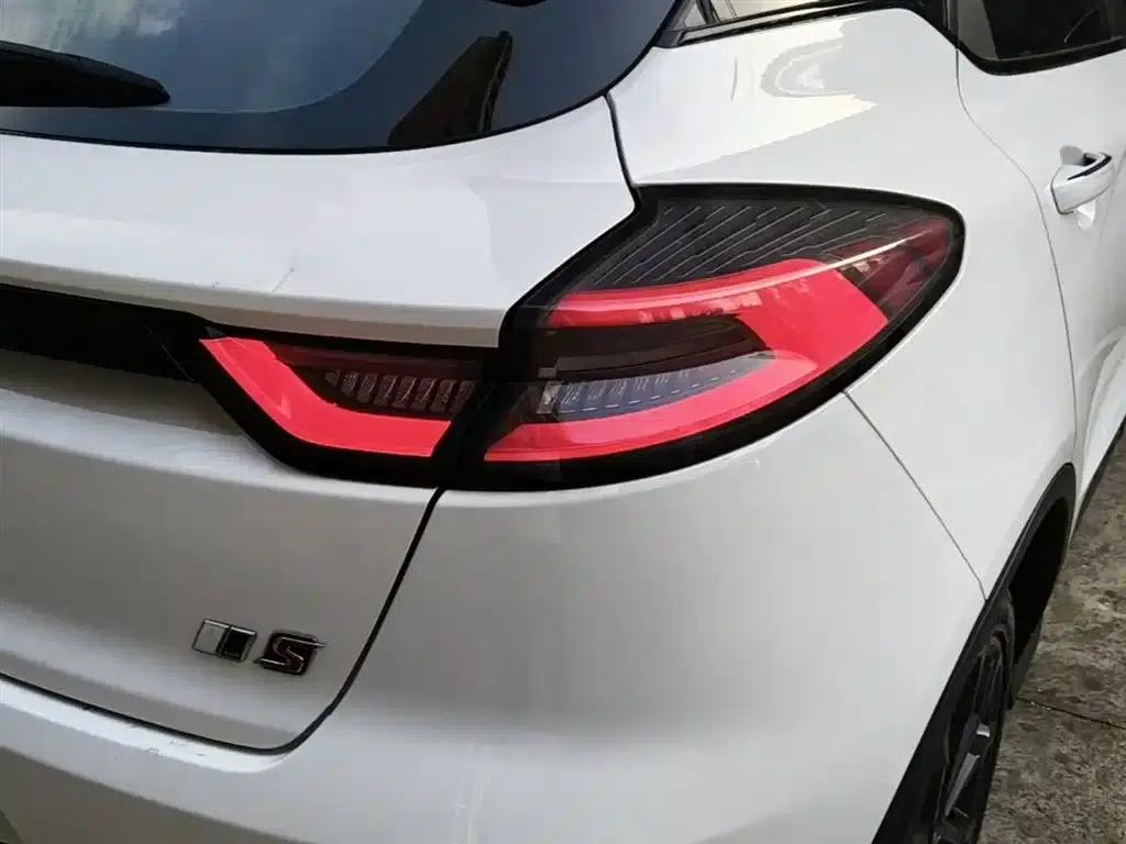 Geely Emgrand S 2021 1.4T CVT Premium Edition — миниатюра 8