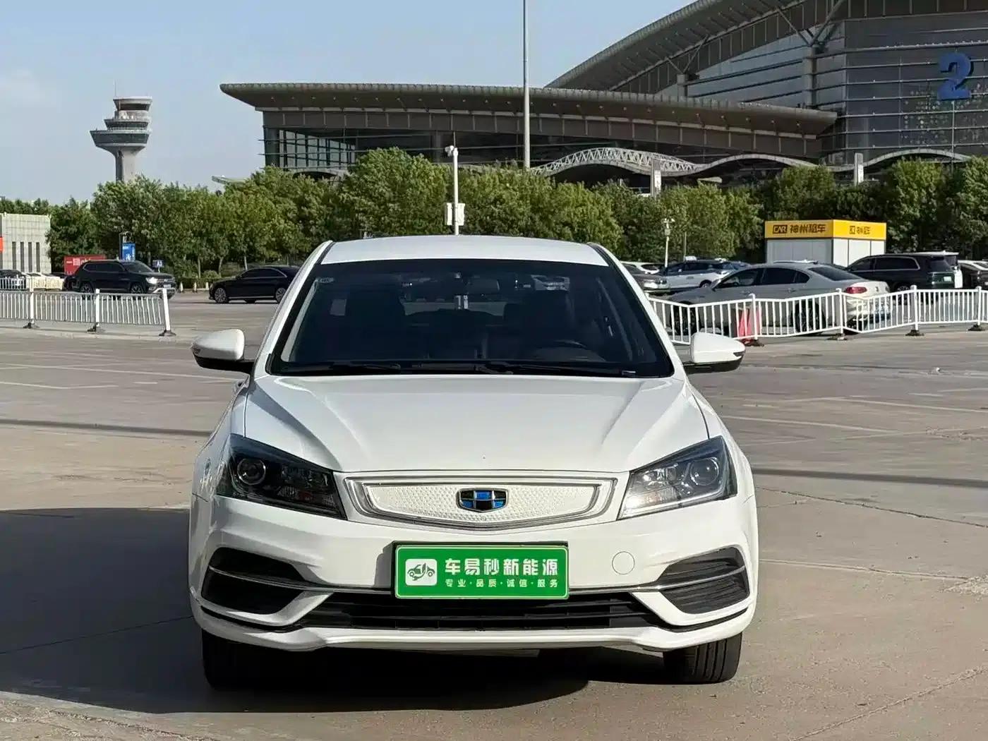 Geely Emgrand EV450 Progressive (2018 Model) — миниатюра 2