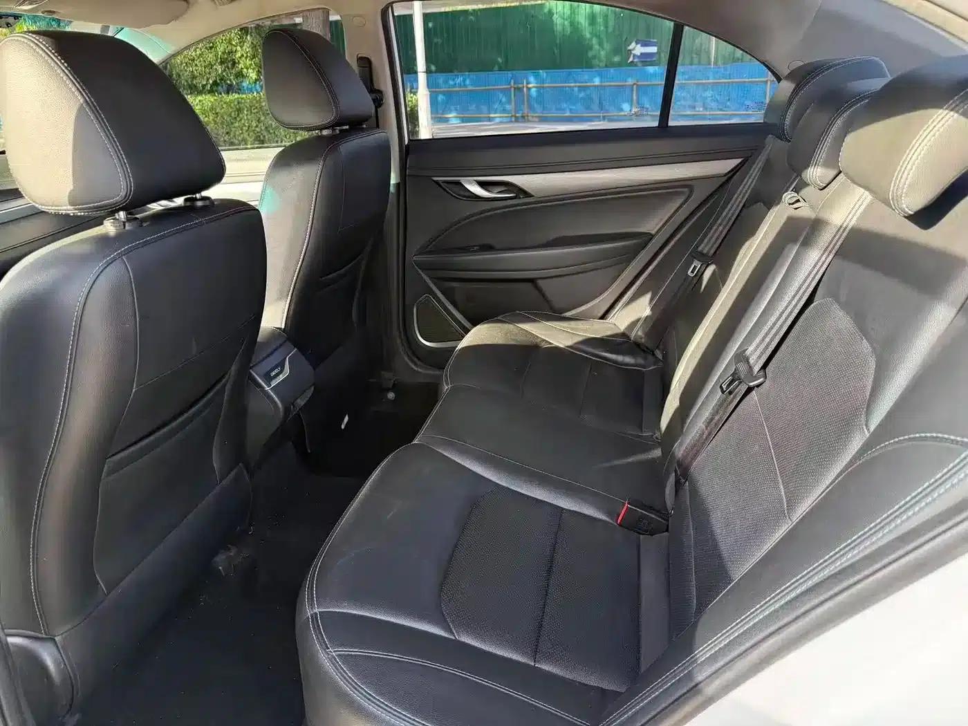 Geely Emgrand EV450 Progressive (2018 Model) — миниатюра 7