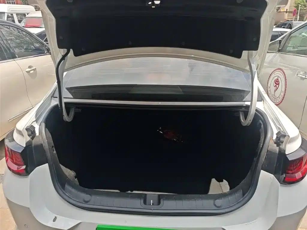 Geely Emgrand L HiP 2024 Dragon Edition 1.5TD-DHT Pro 100KM Excellent Model — миниатюра 19
