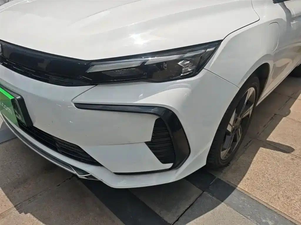 Geely Emgrand L HiP 2024 Dragon Edition 1.5TD-DHT Pro 100KM Excellent Model — миниатюра 24