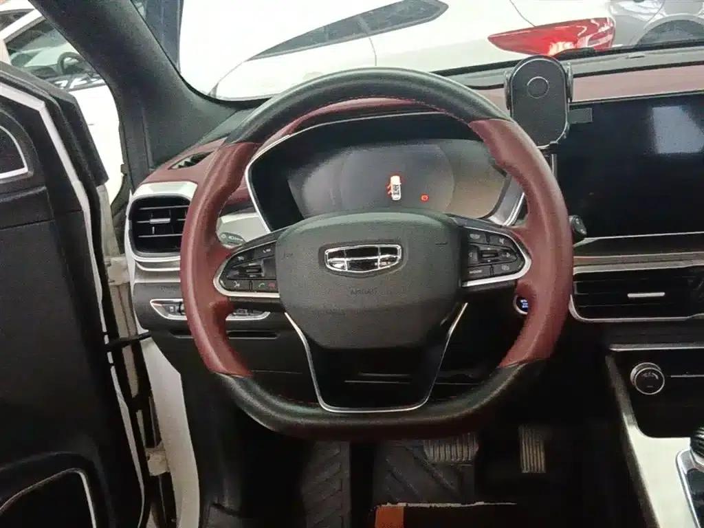 Geely Binyue New Energy 2022 1.5T ePro 85KM Star Edition — миниатюра 11