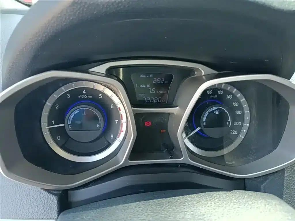 Refine S3 2014 1.5L Manual Deluxe Smart Edition — миниатюра 12