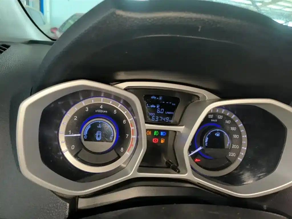 Refine S3 2016 1.5L Manual Deluxe Intelligent Premium Edition — миниатюра 12