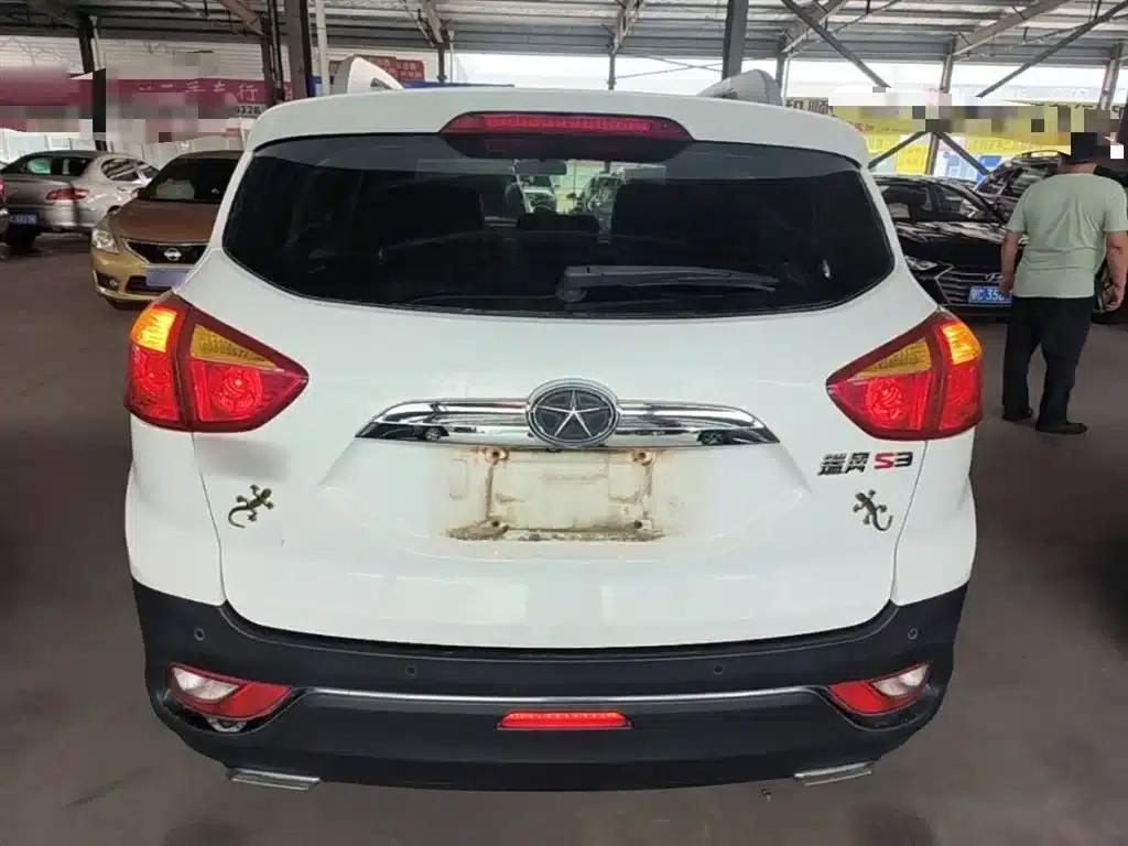 Refine S3 2016 1.5L Manual Deluxe Intelligent Premium Edition — миниатюра 6
