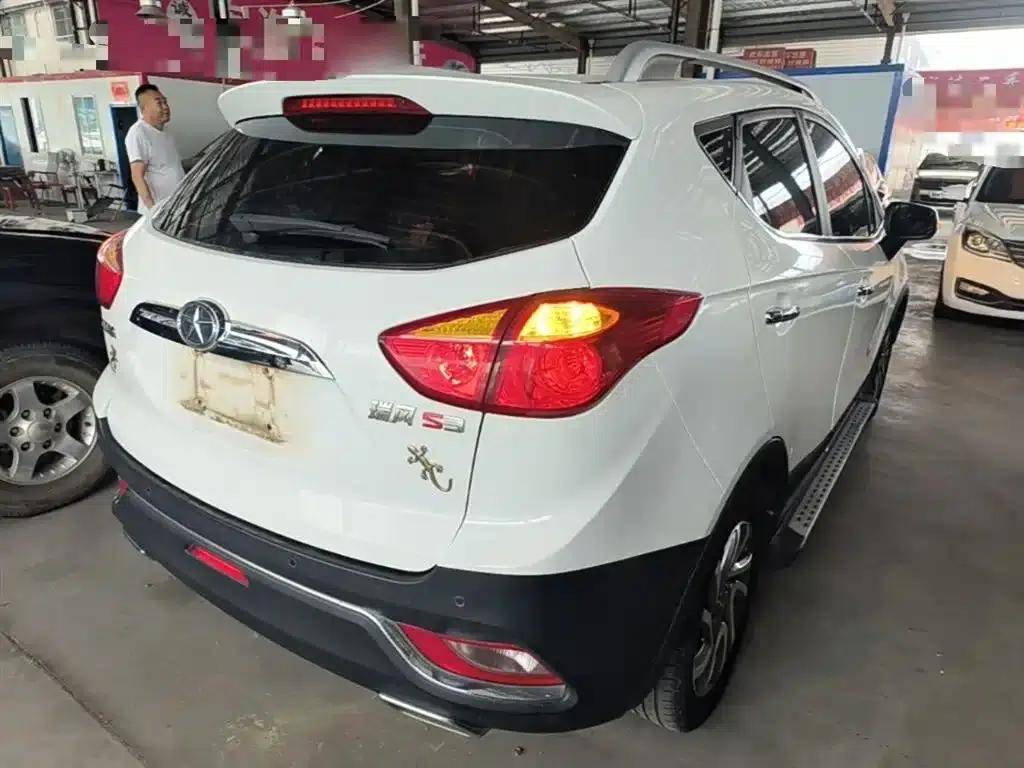 Refine S3 2016 1.5L Manual Deluxe Intelligent Premium Edition — миниатюра 7