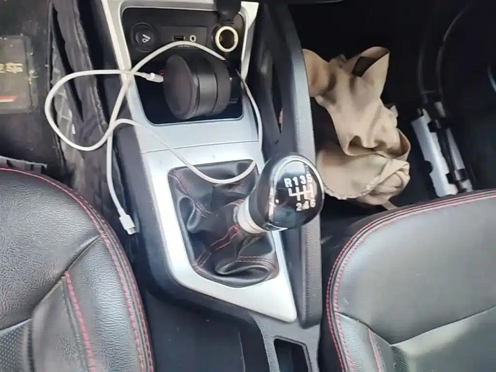 Refine S3 2016 1.5L Manual Deluxe Smart Edition — миниатюра 14