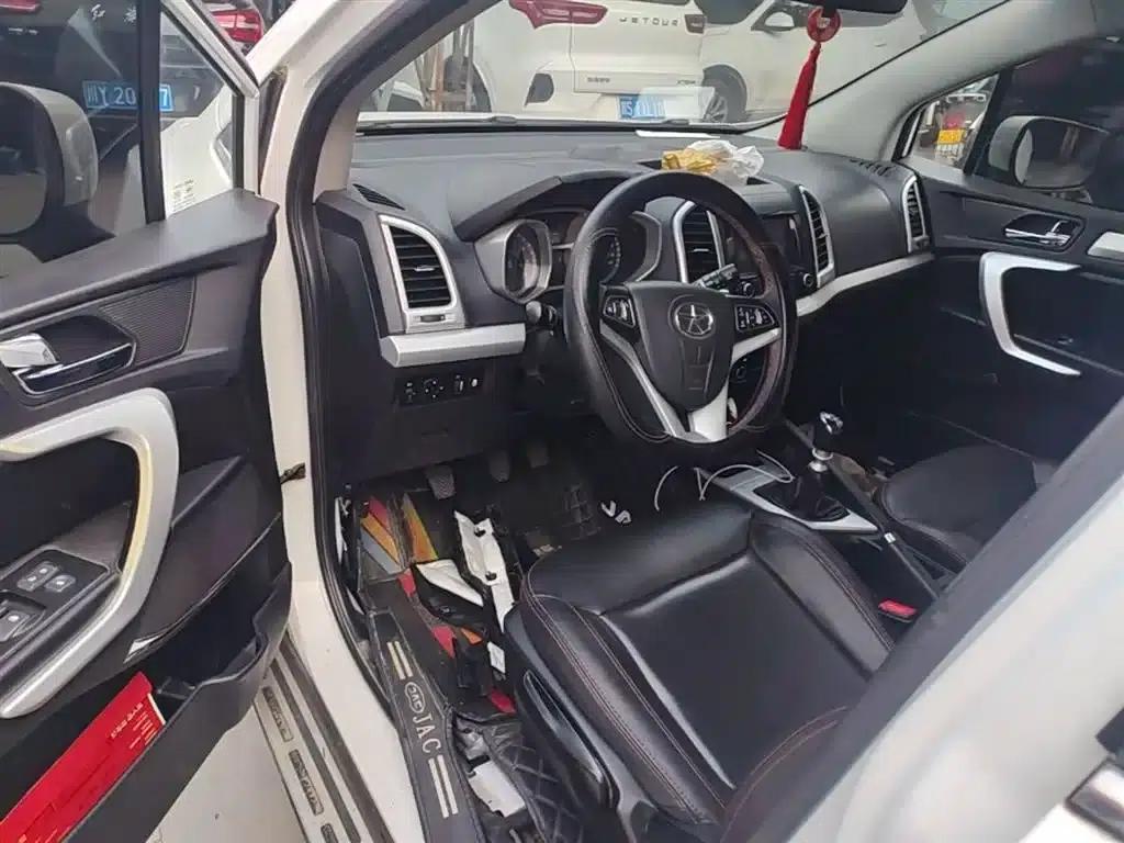 Refine S3 2016 1.5L Manual Deluxe Smart Edition — миниатюра 16