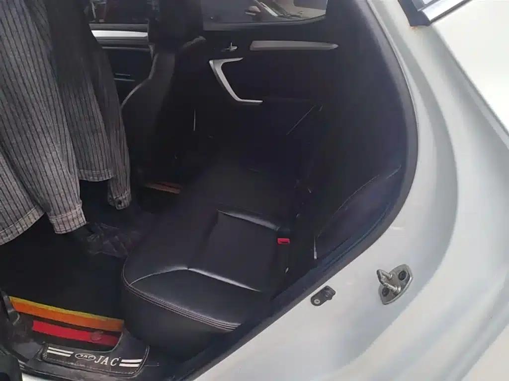 Refine S3 2016 1.5L Manual Deluxe Smart Edition — миниатюра 17