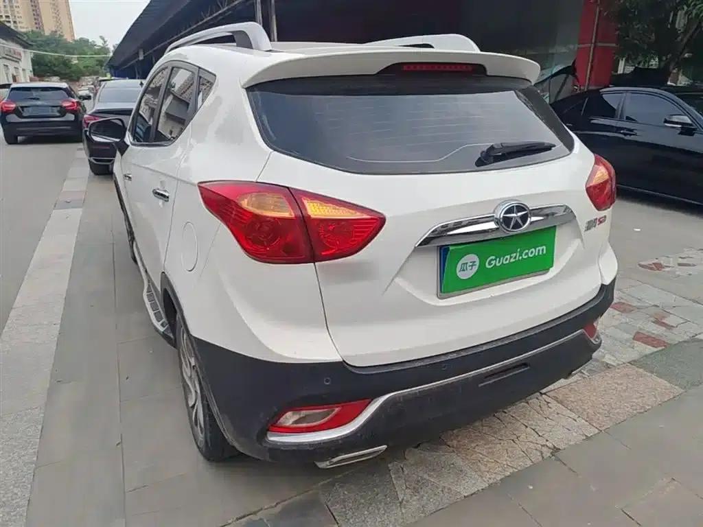 Refine S3 2016 1.5L Manual Deluxe Smart Edition — миниатюра 5
