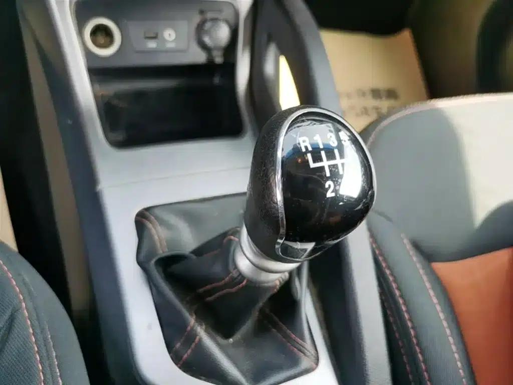 Refine S3 2014 1.5L Manual Deluxe Edition — миниатюра 14