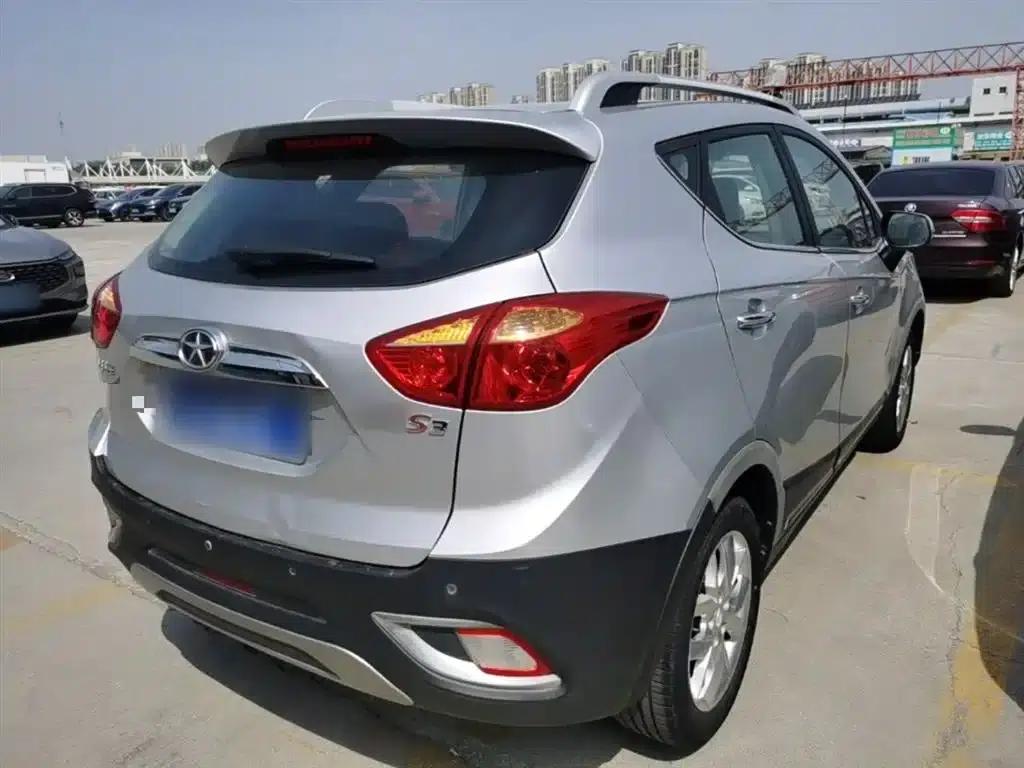 Refine S3 2014 1.5L Manual Deluxe Edition — миниатюра 7