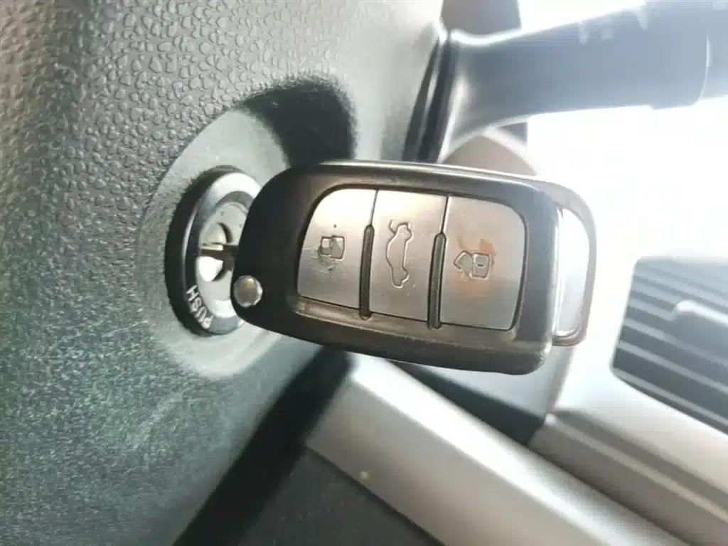 Refine S3 2014 1.5L Manual Deluxe Edition — миниатюра 9