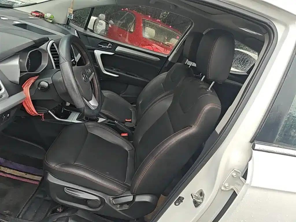 Refine S3 2016 1.5L Manual Deluxe Smart Edition — миниатюра 15