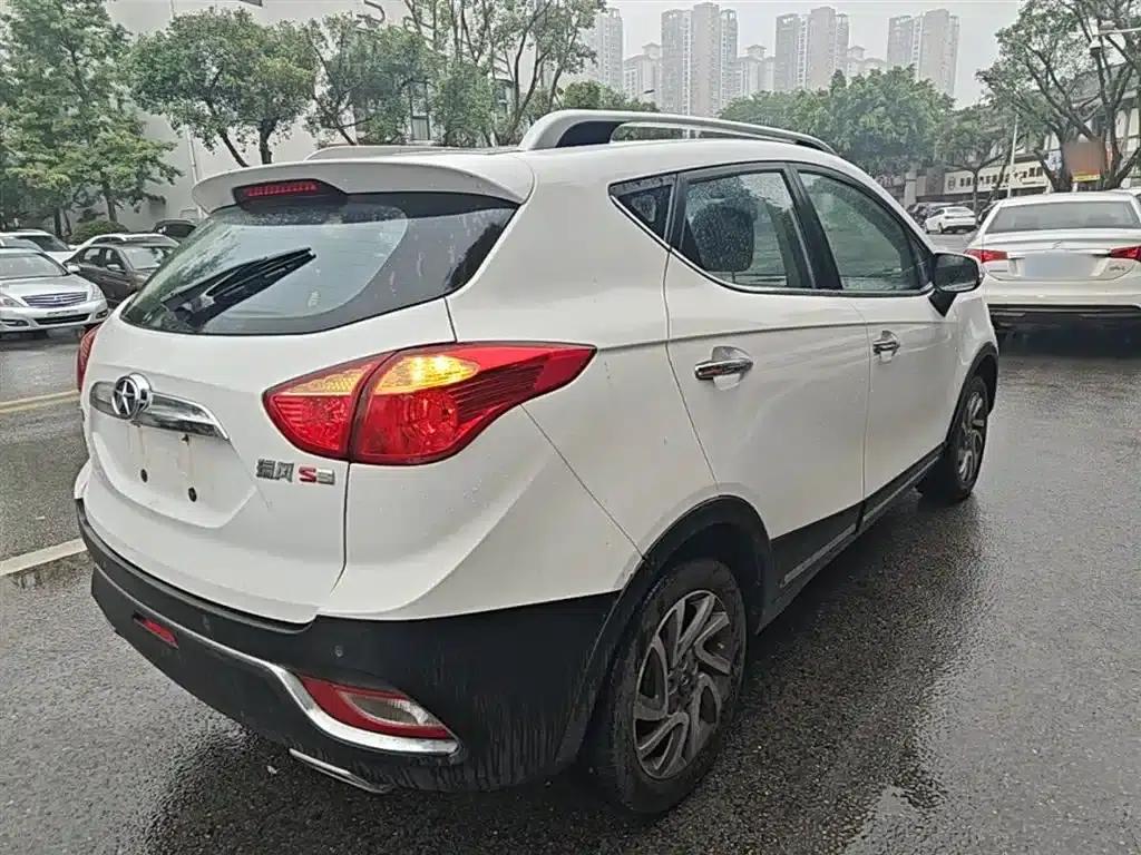 Refine S3 2016 1.5L Manual Deluxe Smart Edition — миниатюра 7