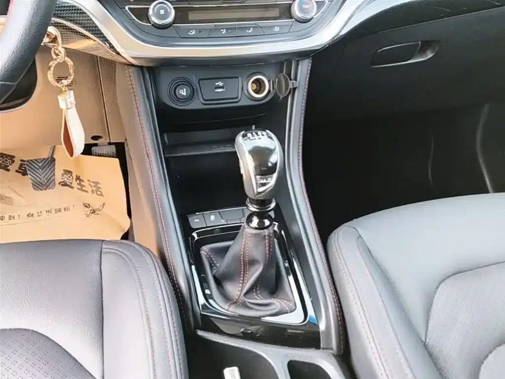 Refine S3 2017 1.5L Manual Deluxe Smart Edition — миниатюра 14