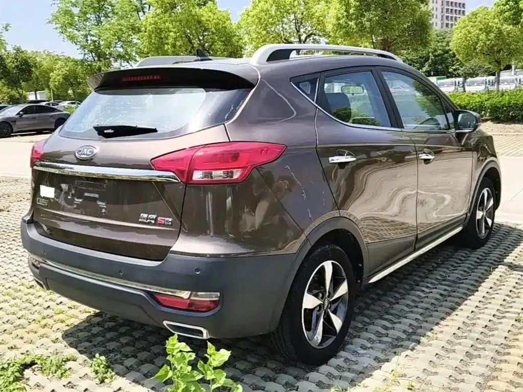 Refine S3 2017 1.5L Manual Deluxe Smart Edition — миниатюра 7