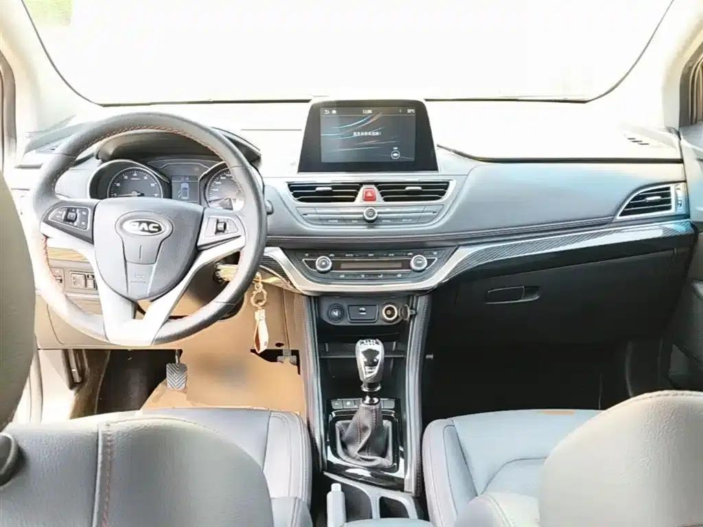 Refine S3 2017 1.5L Manual Deluxe Smart Edition — миниатюра 10