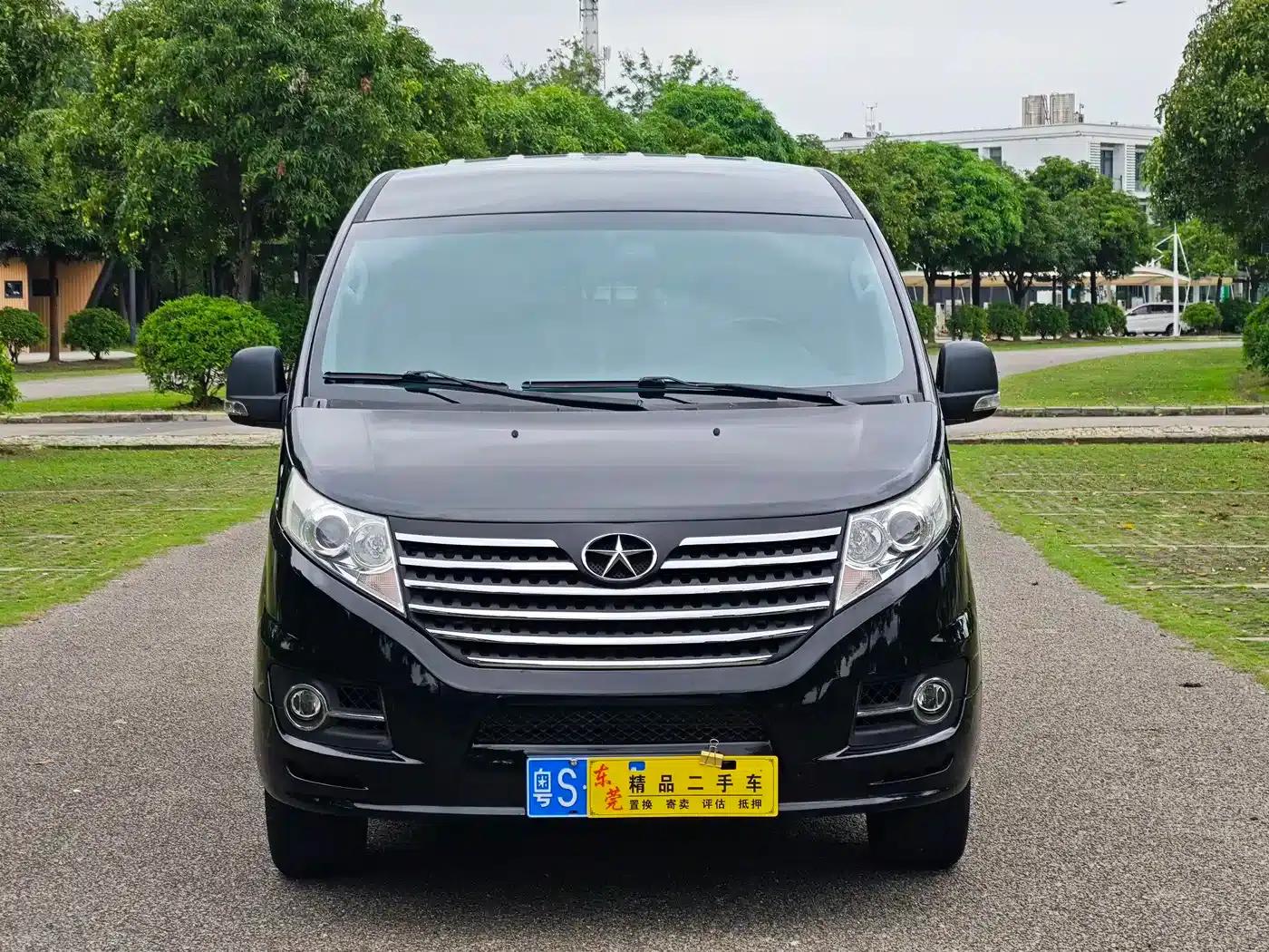 Refine M5 2016 2.0T Gasoline Automatic Business Edition — миниатюра 2