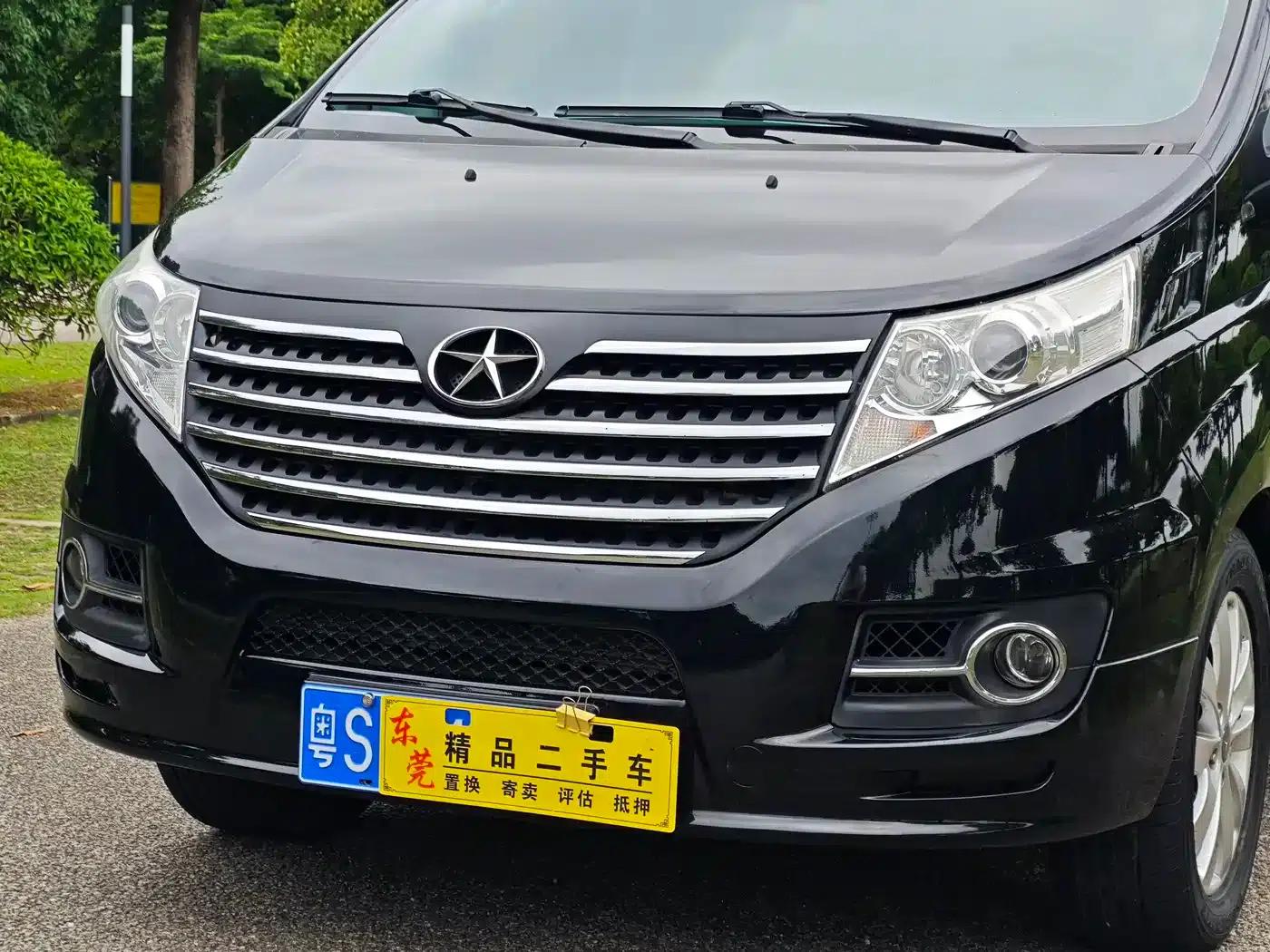 Refine M5 2016 2.0T Gasoline Automatic Business Edition — миниатюра 4