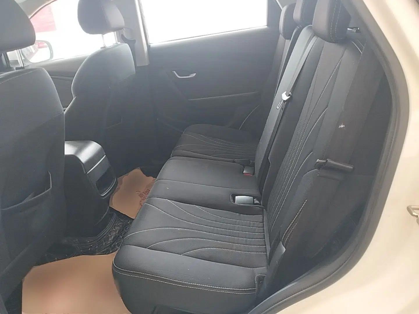 JETOUR X70M 2020 Revised 1.5T Manual Partner Version 7-Seater — миниатюра 20