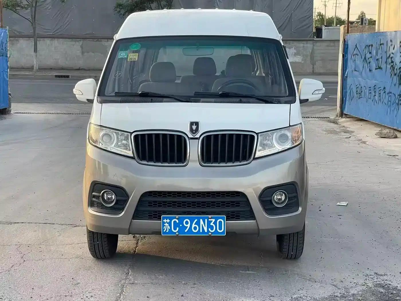 New Hiace X30L 2018 1.5L Wealth Edition DLCG14 — миниатюра 2