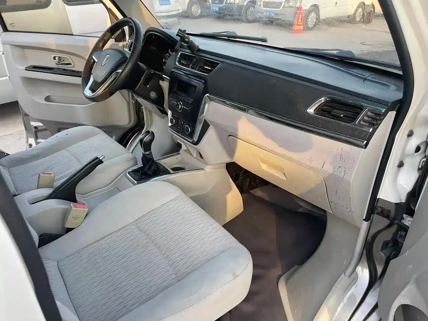 New Hiace X30L 2018 1.5L Wealth Edition DLCG14 — миниатюра 5