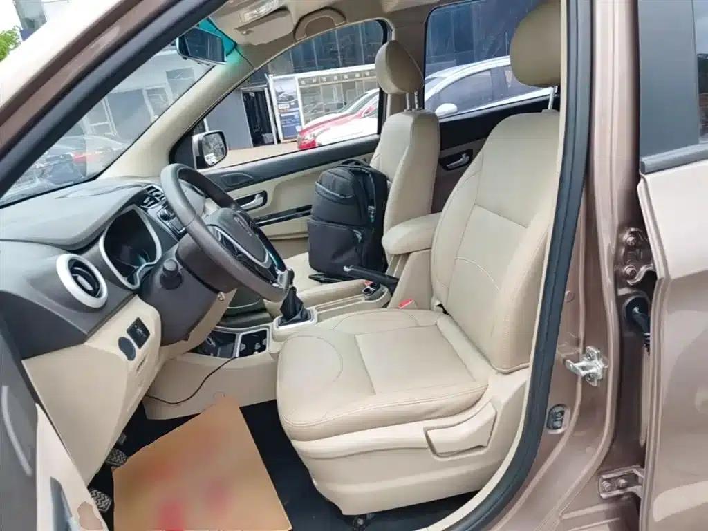 Brilliance Jinbei 750 2016 Model 1.5L Luxury Edition — миниатюра 15