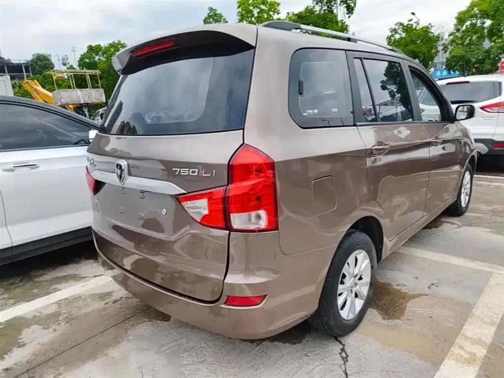 Brilliance Jinbei 750 2016 Model 1.5L Luxury Edition — миниатюра 7