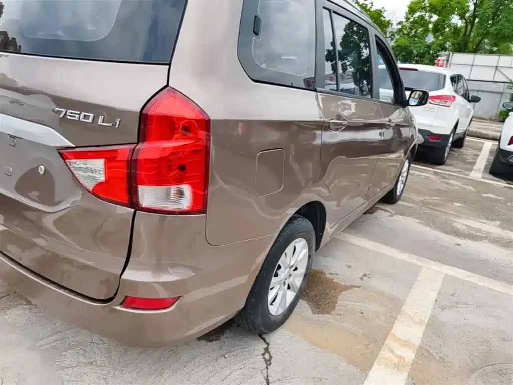 Brilliance Jinbei 750 2016 Model 1.5L Luxury Edition — миниатюра 8