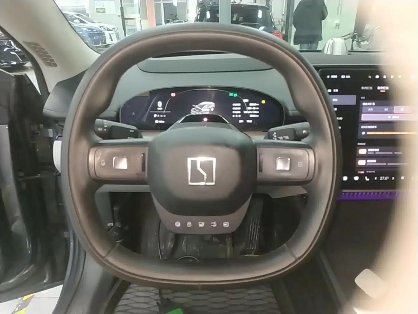 Zeekr 007 2025 Rear-Drive Intelligent Driving Version 75 kWh — миниатюра 14
