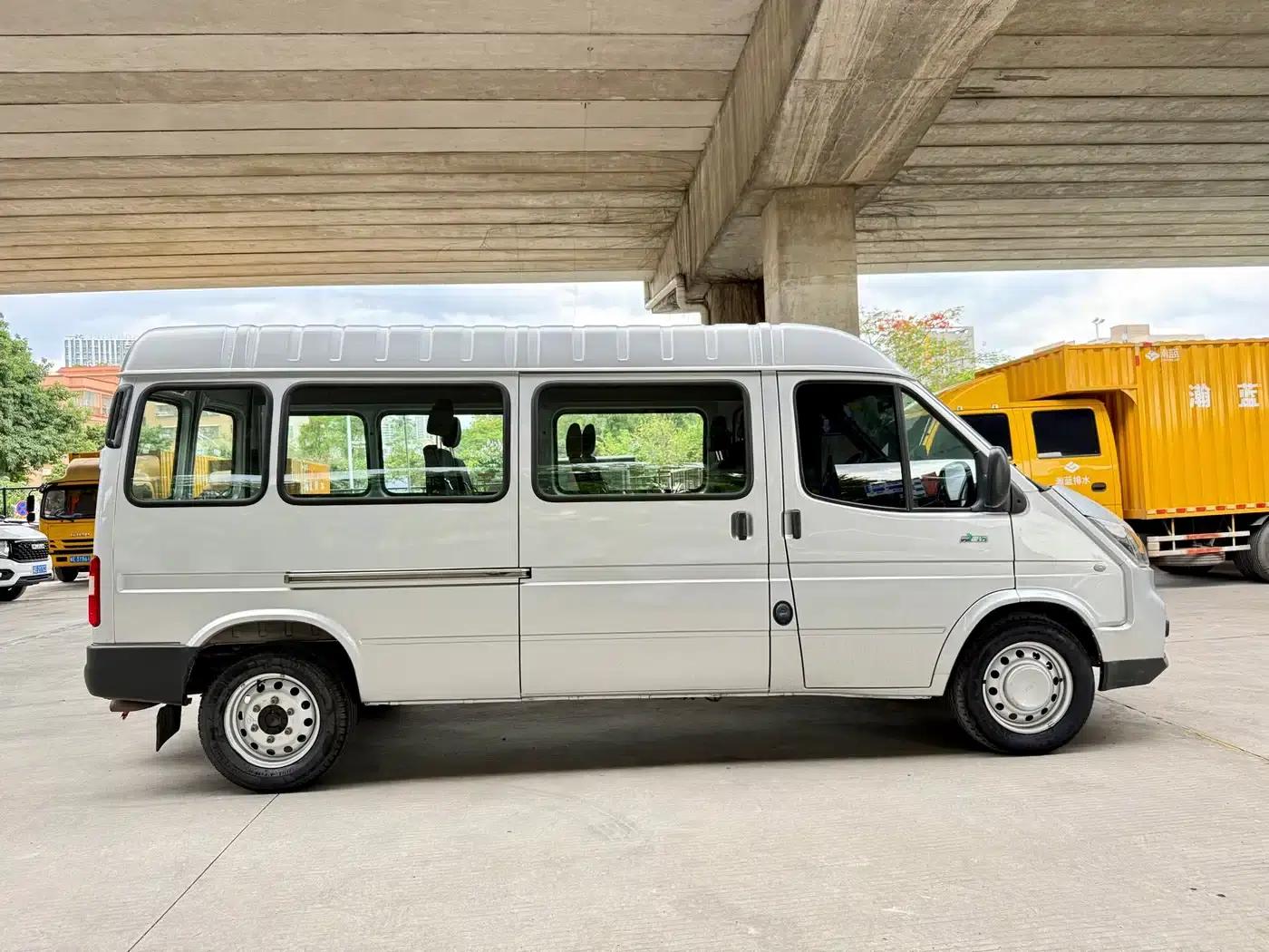 Teshun 2021 2.8T Space King Taurus Edition Long Wheelbase Mid-High Roof Single Rear Tire - Stepped 6 Seats Diesel National VI JX493 — миниатюра 4