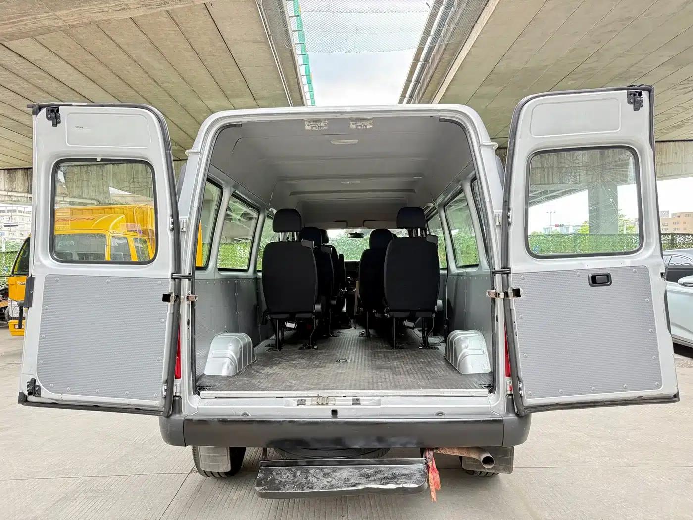 Teshun 2021 2.8T Space King Taurus Edition Long Wheelbase Mid-High Roof Single Rear Tire - Stepped 6 Seats Diesel National VI JX493 — миниатюра 9