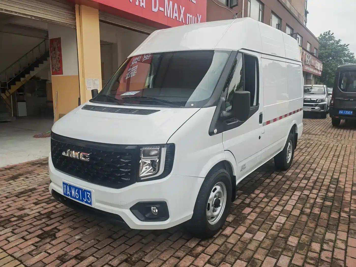 Jiangling Fushun 2025 2.0T 8AT Diesel Short Wheelbase Medium-High Roof Commercial Van (2/3 Seats) — миниатюра 1