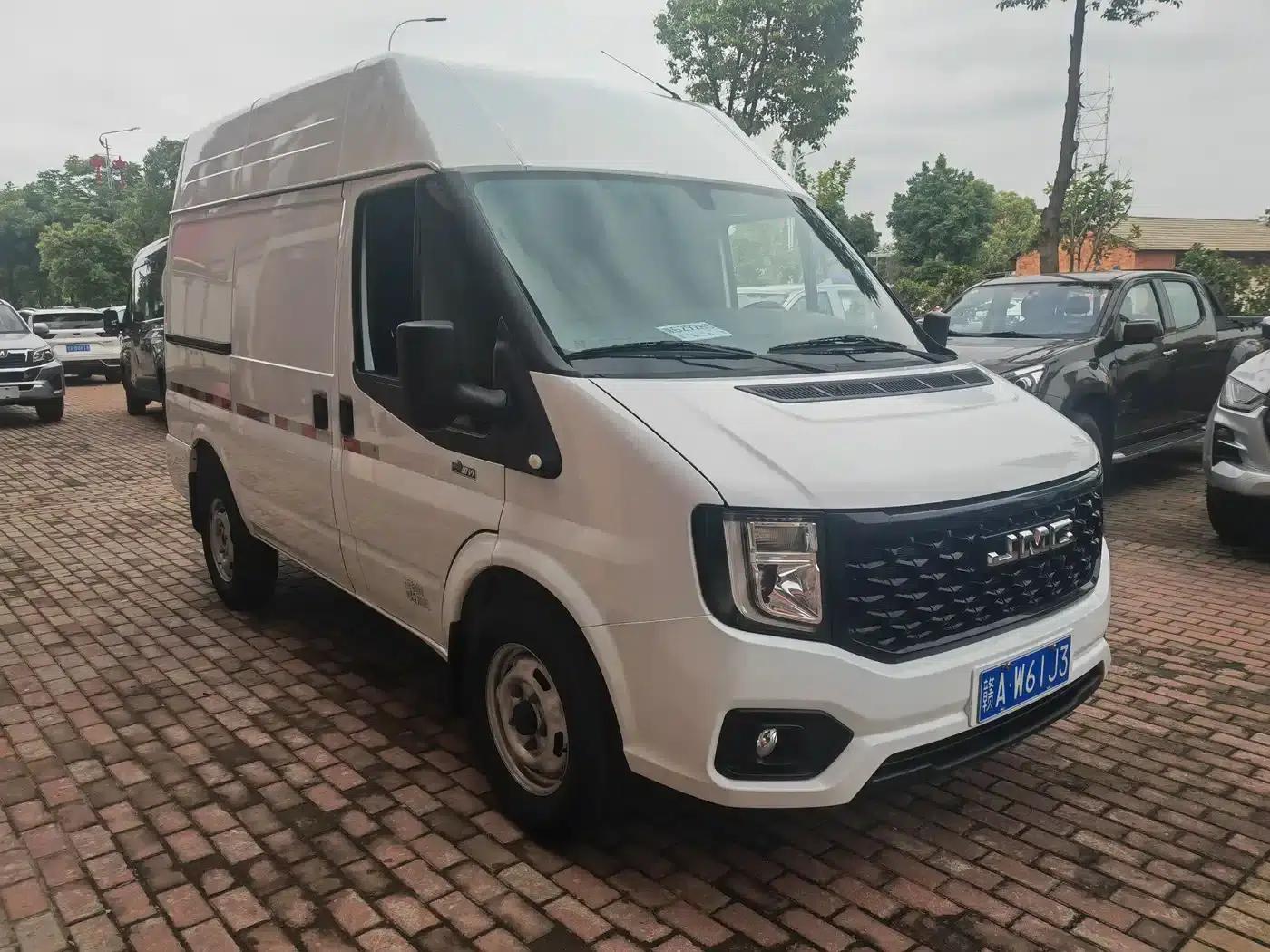 Jiangling Fushun 2025 2.0T 8AT Diesel Short Wheelbase Medium-High Roof Commercial Van (2/3 Seats) — миниатюра 3
