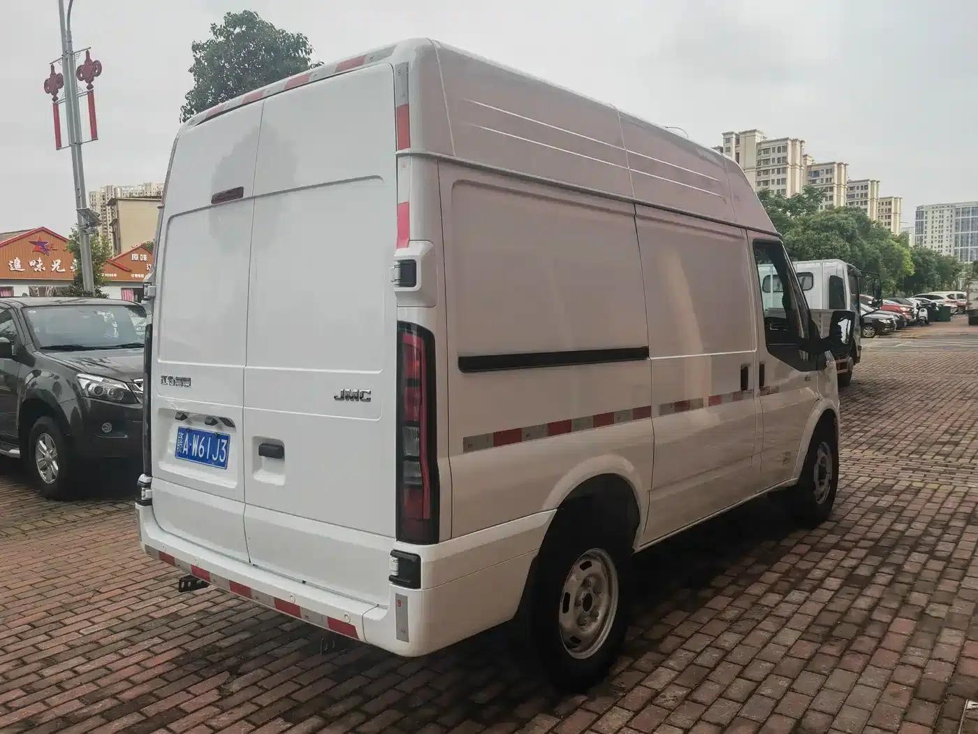 Jiangling Fushun 2025 2.0T 8AT Diesel Short Wheelbase Medium-High Roof Commercial Van (2/3 Seats) — миниатюра 4