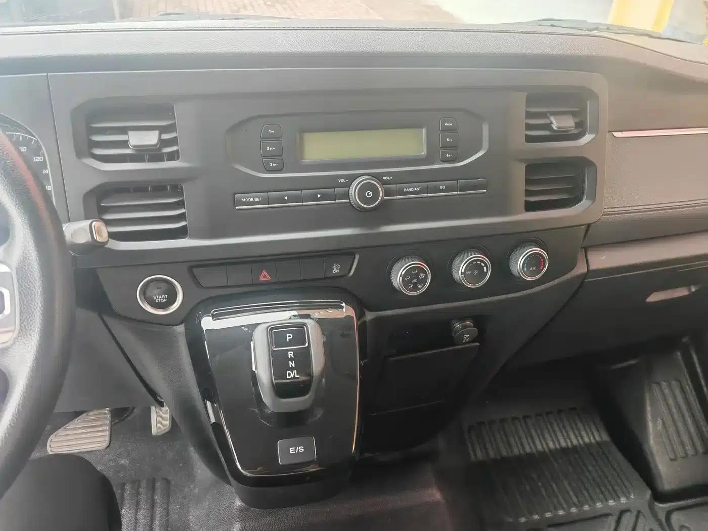 Jiangling Fushun 2025 2.0T 8AT Diesel Short Wheelbase Medium-High Roof Commercial Van (2/3 Seats) — миниатюра 8