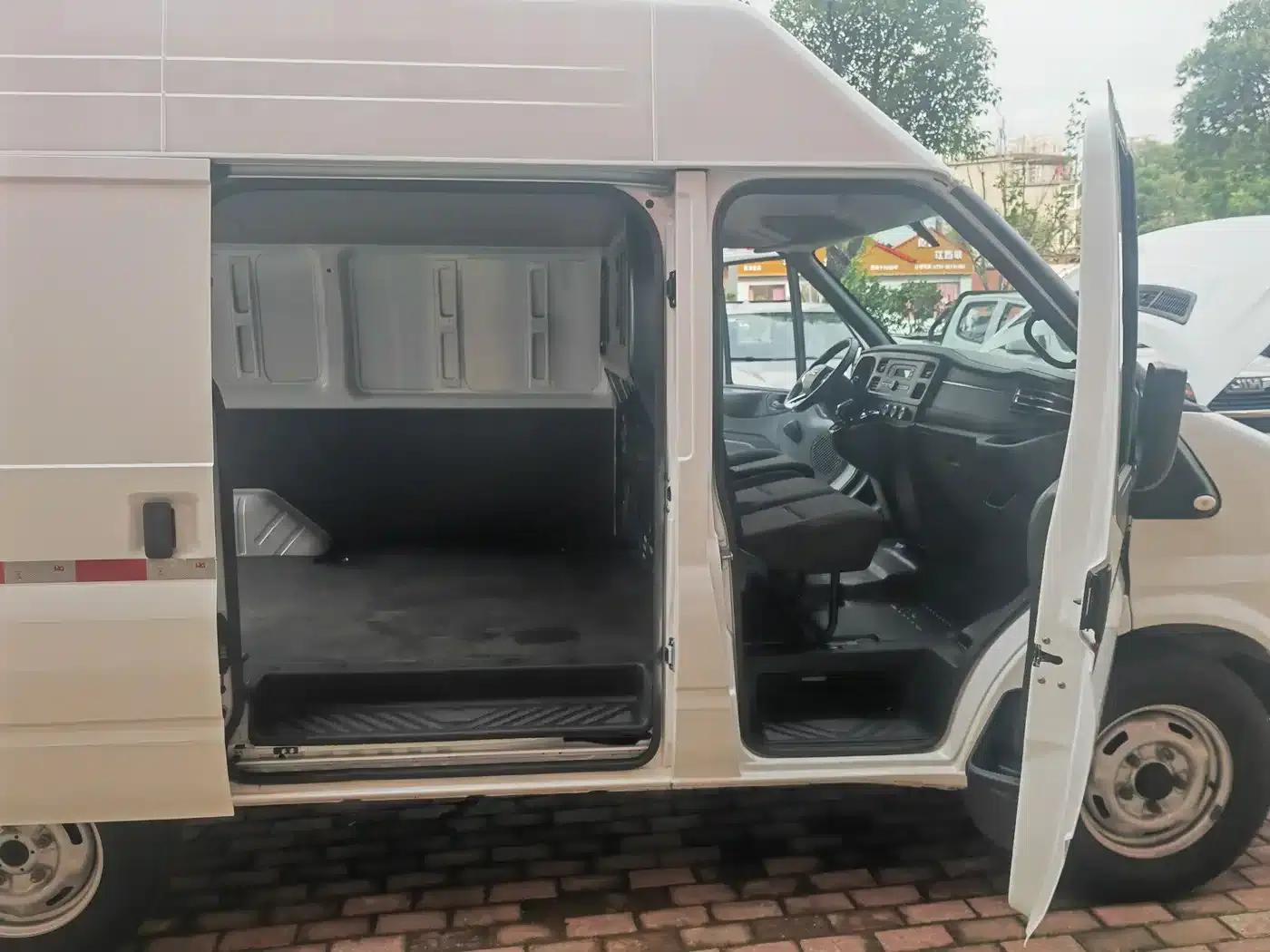 Jiangling Fushun 2025 2.0T 8AT Diesel Short Wheelbase Medium-High Roof Commercial Van (2/3 Seats) — миниатюра 10