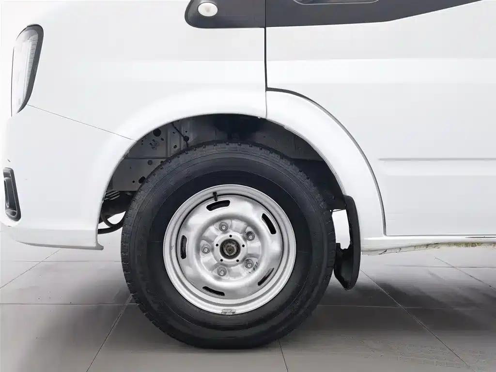 Jiangling Fushun 2022 2.0T Manual Multi-functional Passenger Vehicle, Short Wheelbase, Low Roof, 6 Seats — миниатюра 17
