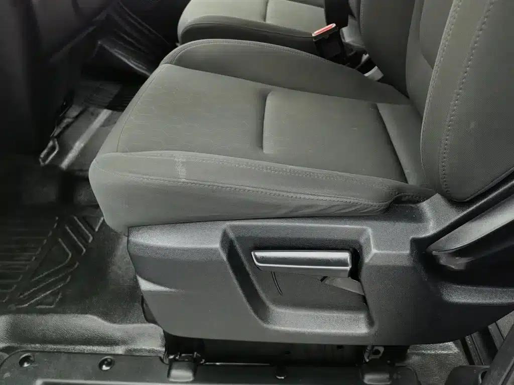 Jiangling Fushun 2022 2.0T Manual Multi-functional Passenger Vehicle, Short Wheelbase, Low Roof, 6 Seats — миниатюра 20