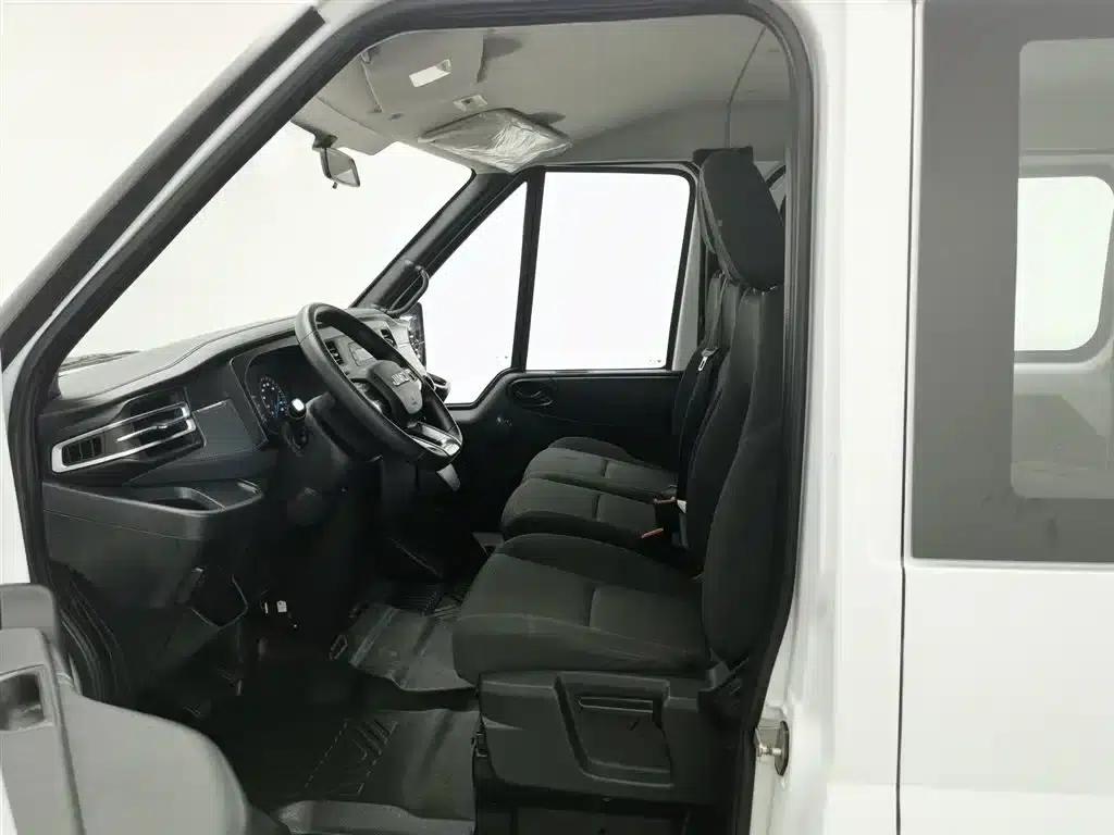 Jiangling Fushun 2022 2.0T Manual Multi-functional Passenger Vehicle, Short Wheelbase, Low Roof, 6 Seats — миниатюра 10