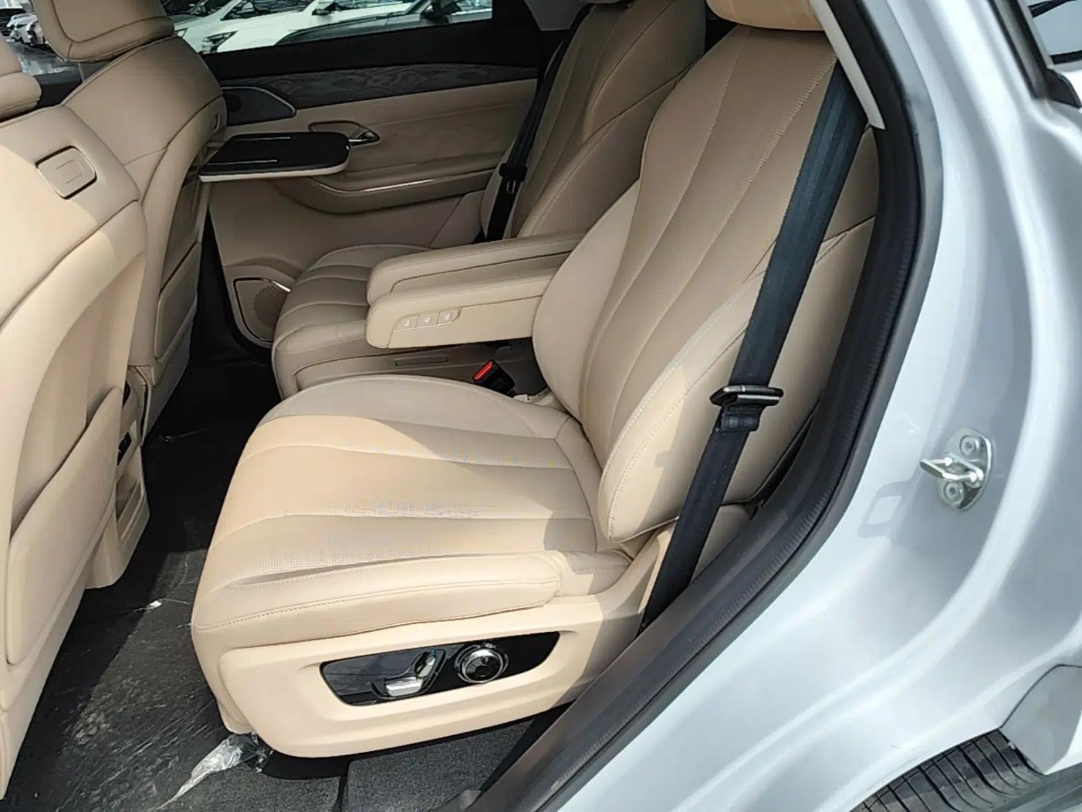 JETOUR Shanhai L9 2025 1.5TD 2DHT Flagship Edition 6 Seats — миниатюра 20