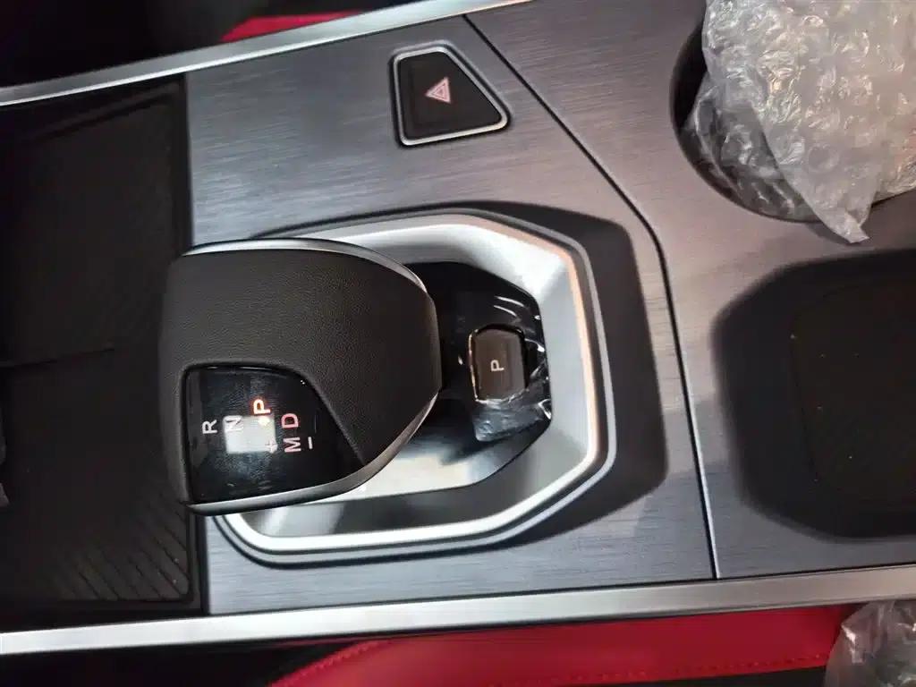 Jetour Dasheng 2026 Youth Edition 1.5T 6DCT Luxury Edition — миниатюра 3