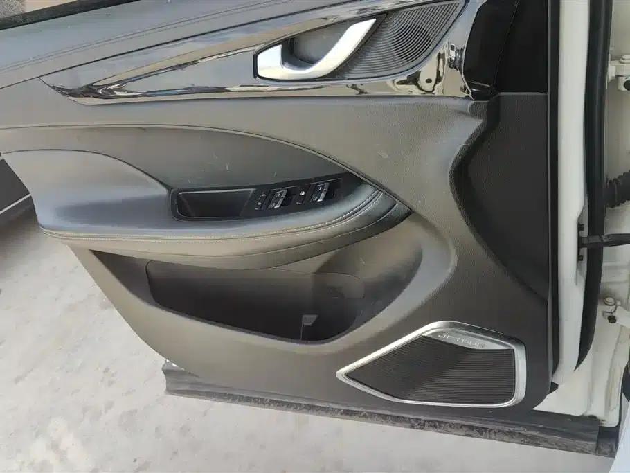 Jetour X90 2019 1.5T Automatic Premium 7-seater National V Emission Standard — миниатюра 6