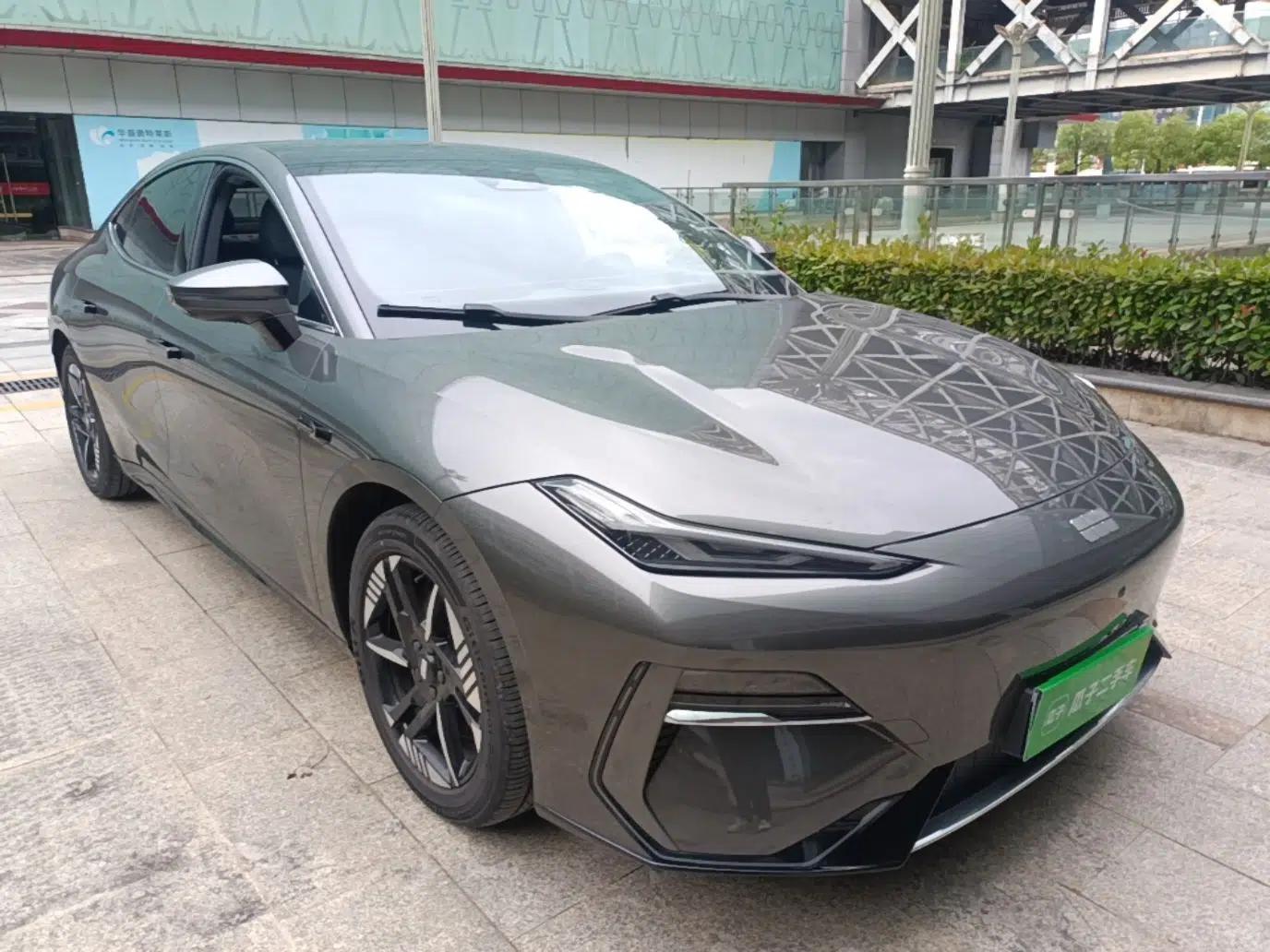Geely Galaxy E8 2024 550 km Range Rear-Wheel-Drive PRO — миниатюра 3