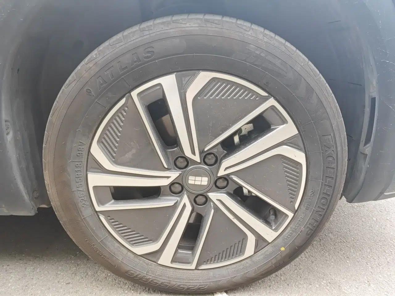 Geely Galaxy Xingjian 7 EM-i 2025 120km Launch+ Version — миниатюра 8