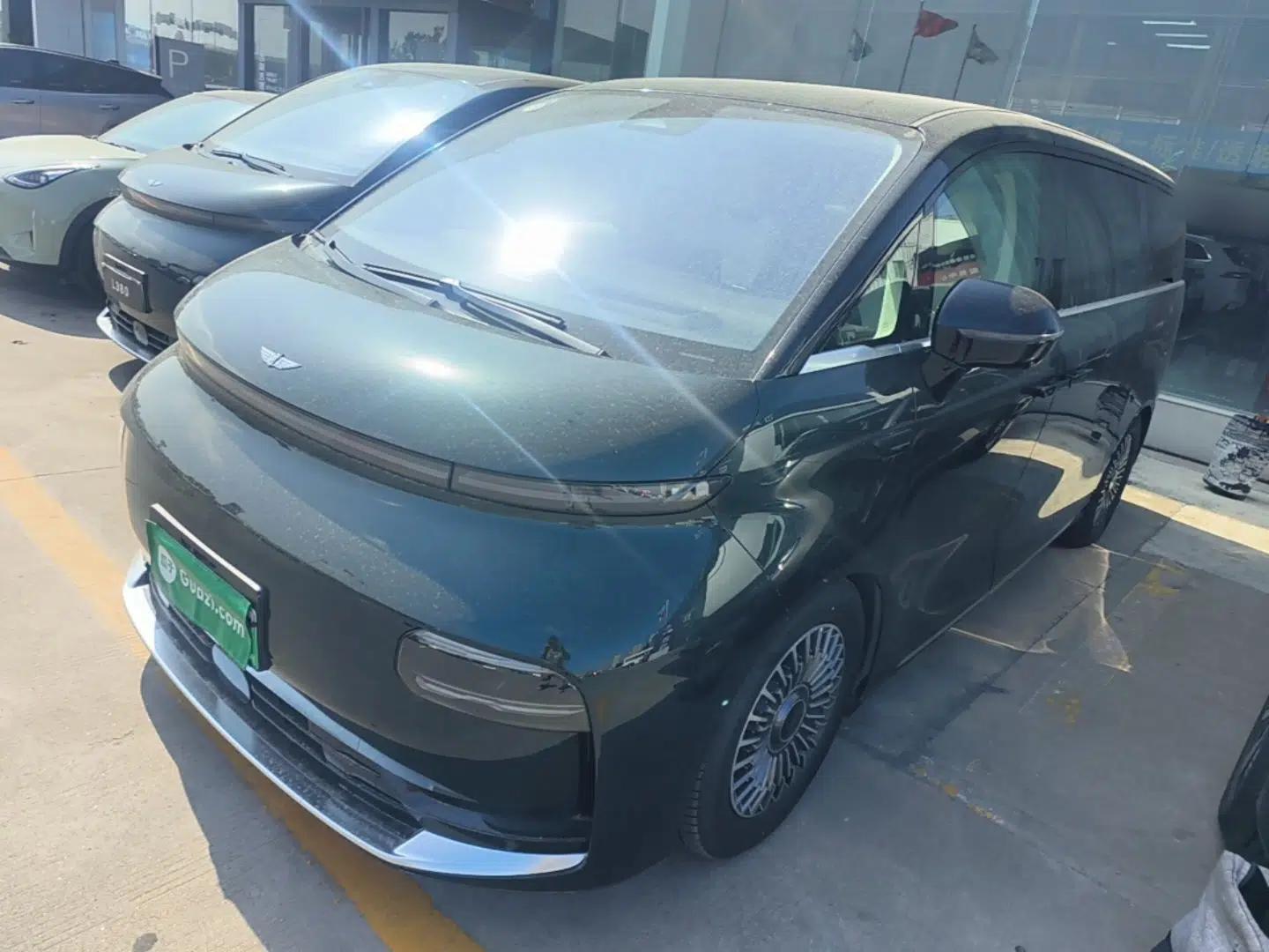 Geely Galaxy LEVC L380 2025 805 km Flagship Version All-Wheel Drive — миниатюра 1
