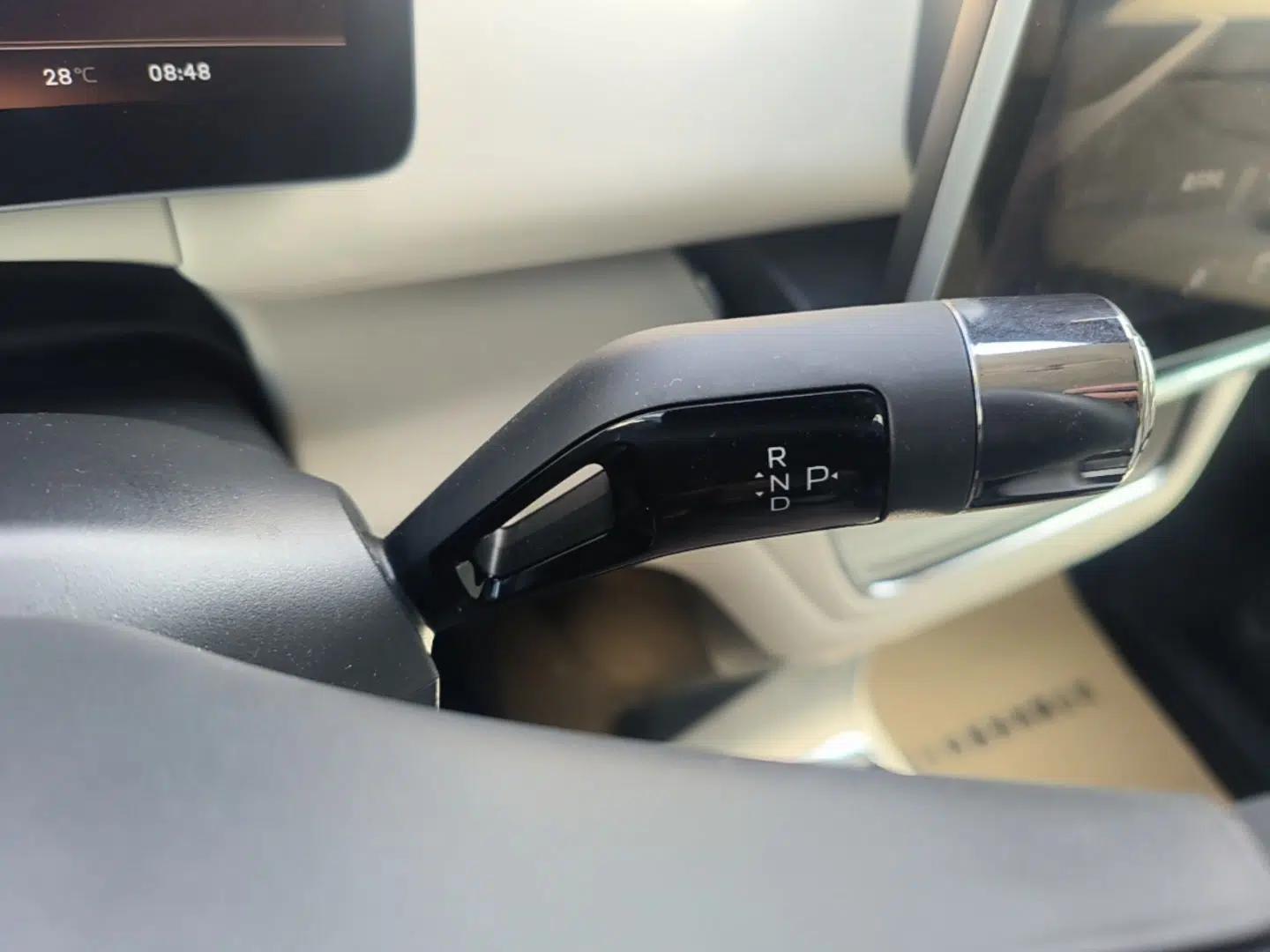 Geely Galaxy LEVC L380 2025 805 km Flagship Version All-Wheel Drive — миниатюра 16