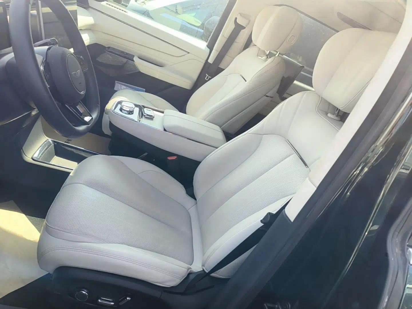 Geely Galaxy LEVC L380 2025 805 km Flagship Version All-Wheel Drive — миниатюра 17