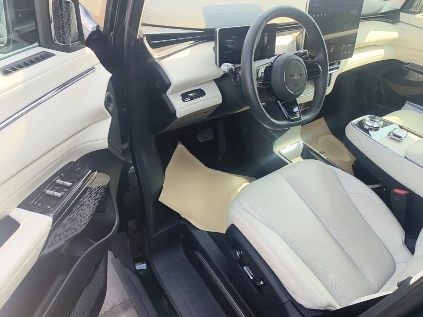 Geely Galaxy LEVC L380 2025 805 km Flagship Version All-Wheel Drive — миниатюра 18